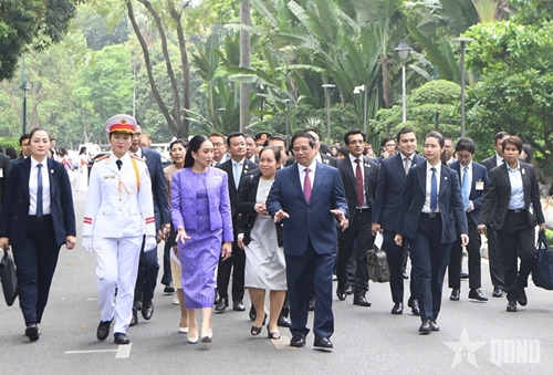 View - 	ທ່ານນາຍົກລັດຖະມົນຕີ ຟ້າມມິງຈີ້ງ ເປັນປະທານພິທີຕ້ອນຮັບນາຍົກລັດຖະມົນຕີໄທ ມາຢ້ຽມຢາມຫວຽດນາມ ຢ່າງເປັນທາງການ